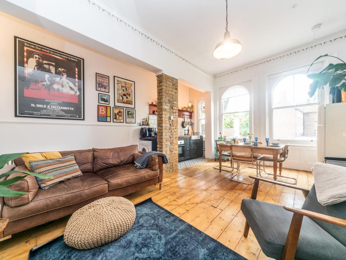 Pass The Keys Rustic And Quirky Flat In Charming Charlton Village Лондон Екстериор снимка