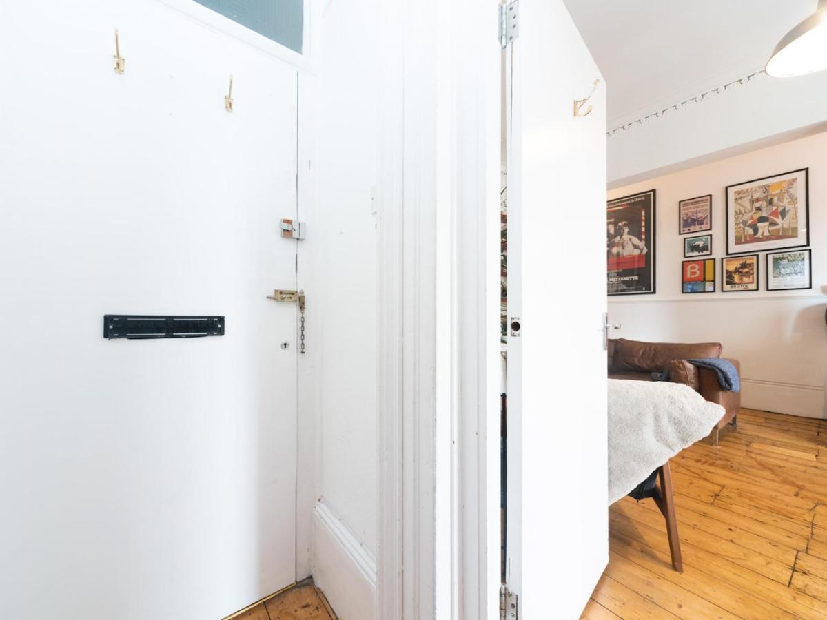 Pass The Keys Rustic And Quirky Flat In Charming Charlton Village Лондон Екстериор снимка