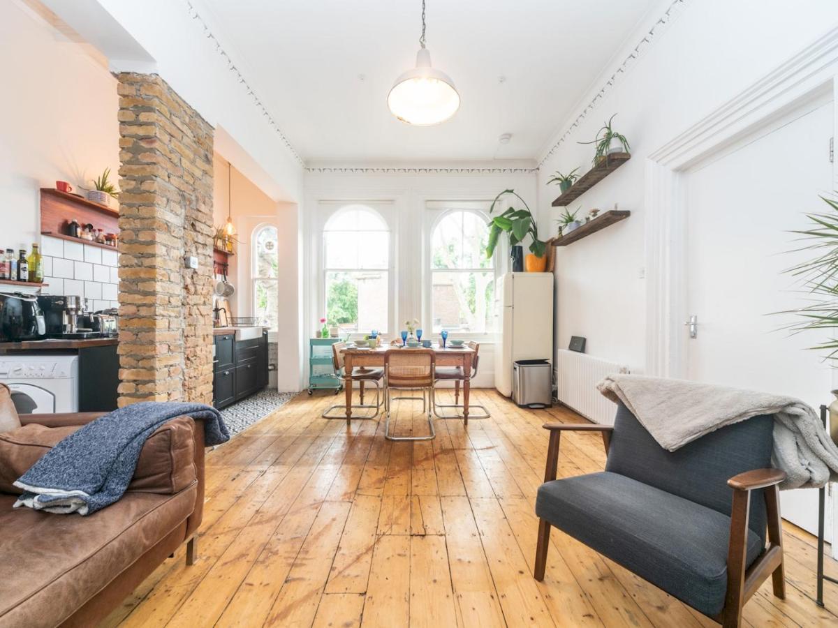 Pass The Keys Rustic And Quirky Flat In Charming Charlton Village Лондон Екстериор снимка