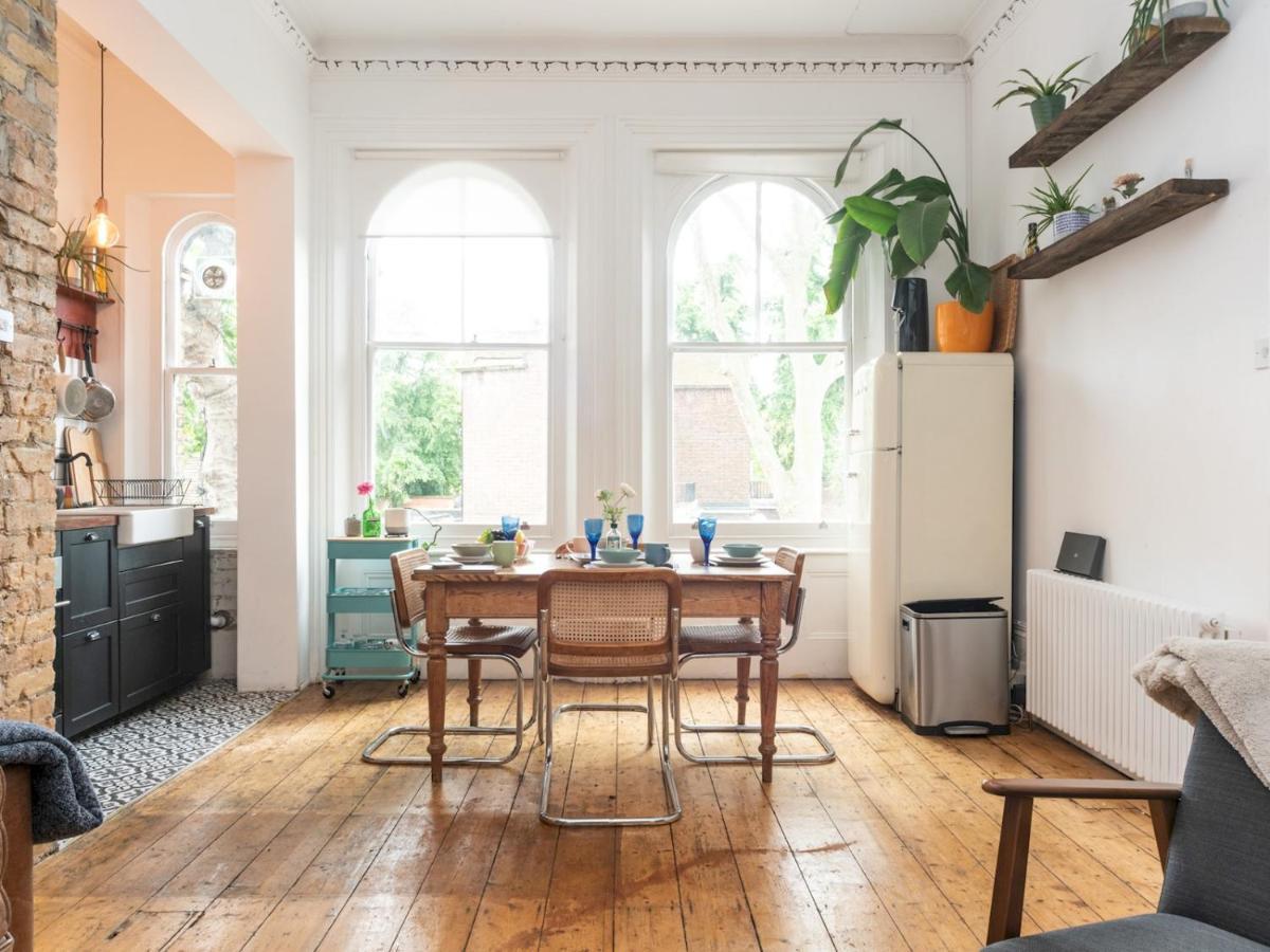 Pass The Keys Rustic And Quirky Flat In Charming Charlton Village Лондон Екстериор снимка
