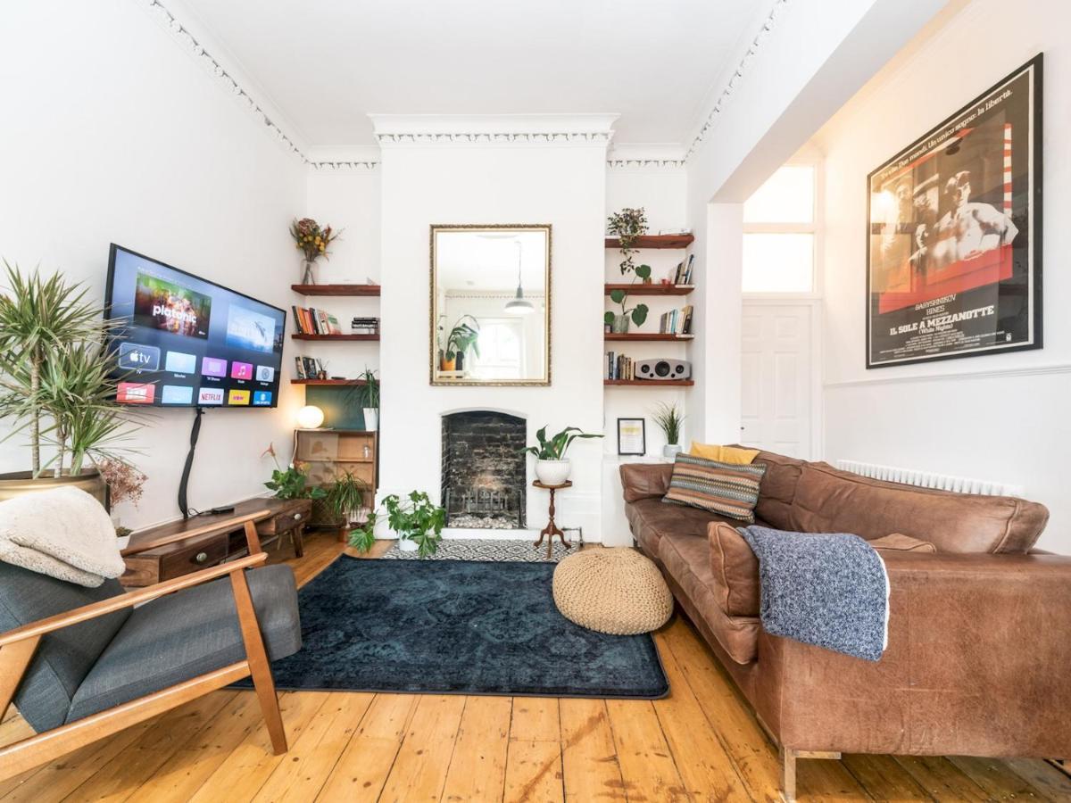 Pass The Keys Rustic And Quirky Flat In Charming Charlton Village Лондон Екстериор снимка