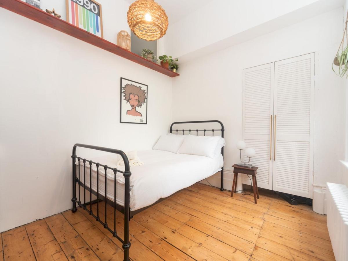 Pass The Keys Rustic And Quirky Flat In Charming Charlton Village Лондон Екстериор снимка