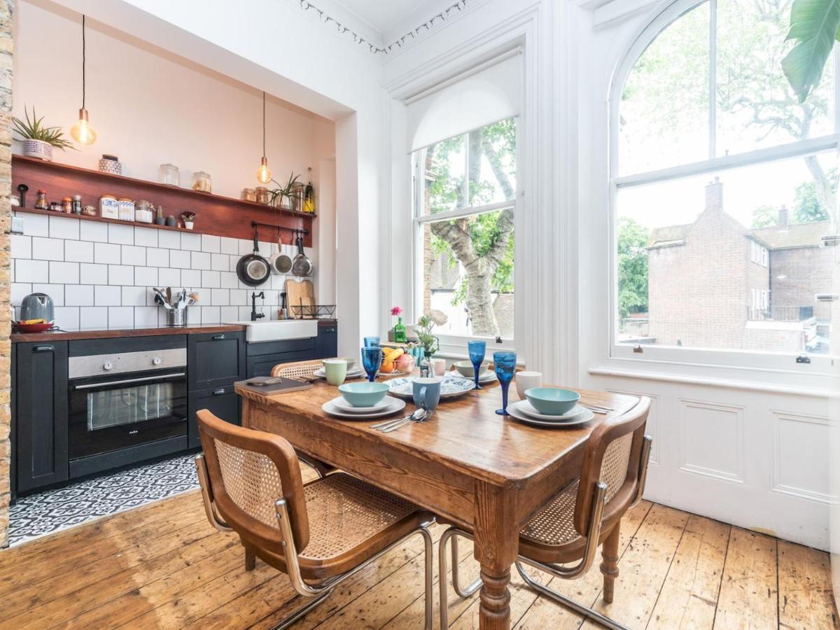 Pass The Keys Rustic And Quirky Flat In Charming Charlton Village Лондон Екстериор снимка
