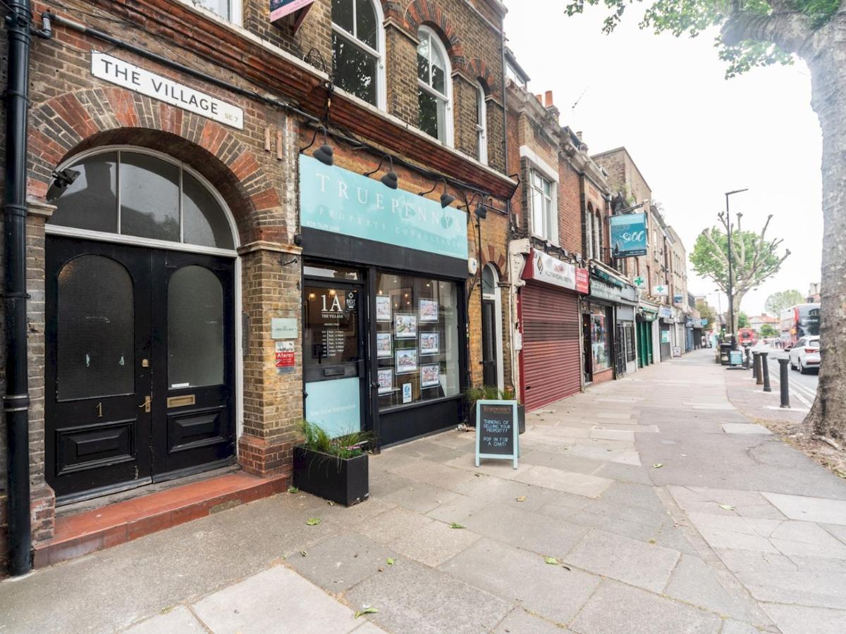 Pass The Keys Rustic And Quirky Flat In Charming Charlton Village Лондон Екстериор снимка