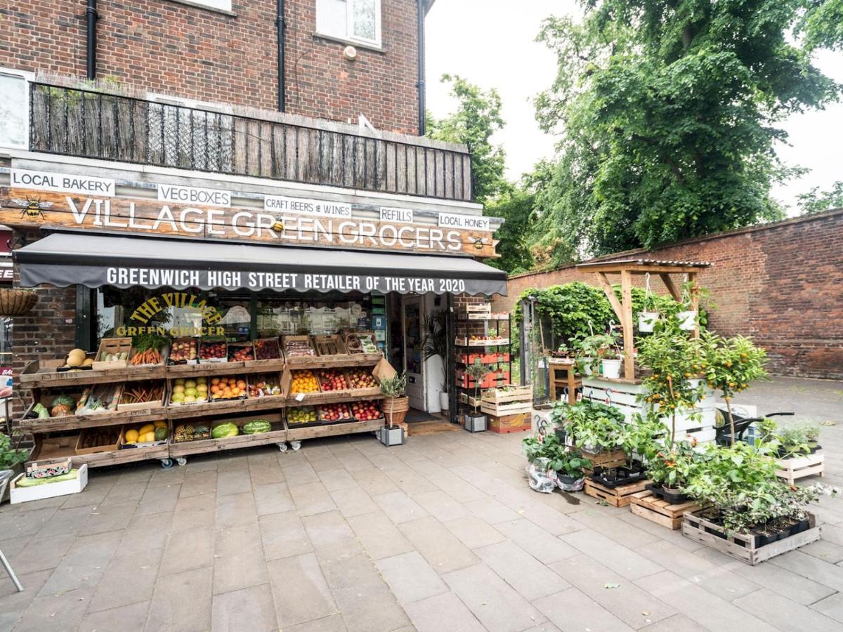 Pass The Keys Rustic And Quirky Flat In Charming Charlton Village Лондон Екстериор снимка